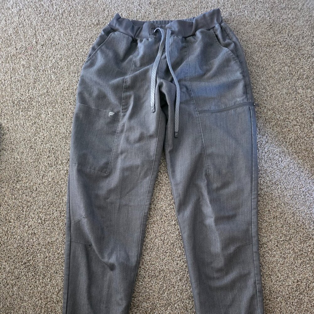 Small tall fabletics gray scrub pants